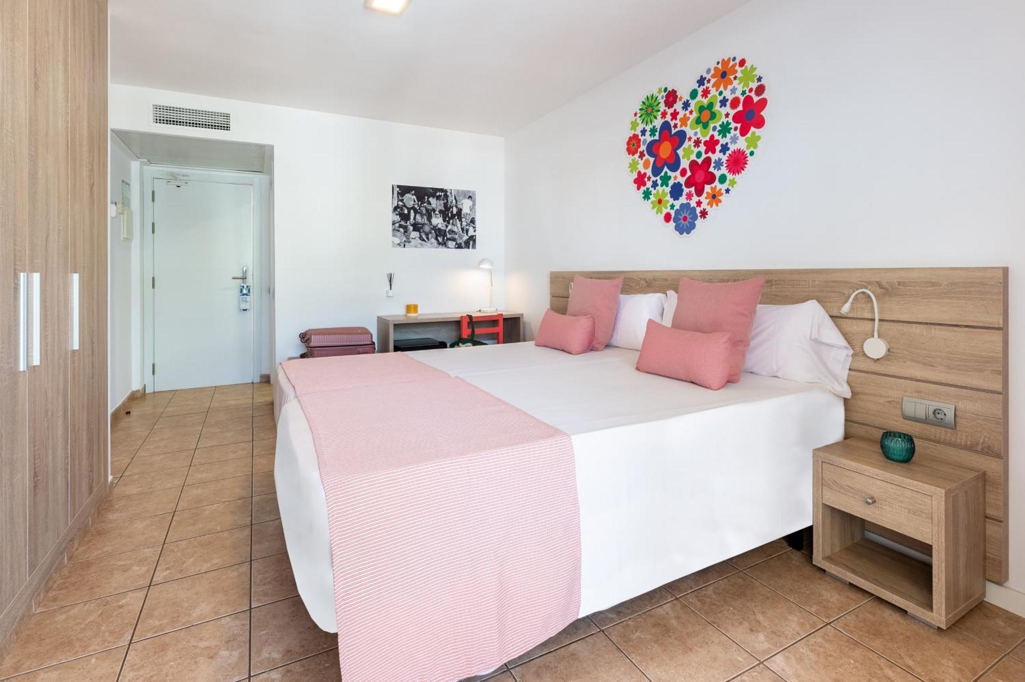 Hotel Vibra Bossa Flow - Adults Only Playa d'en Bossa Exteriör bild